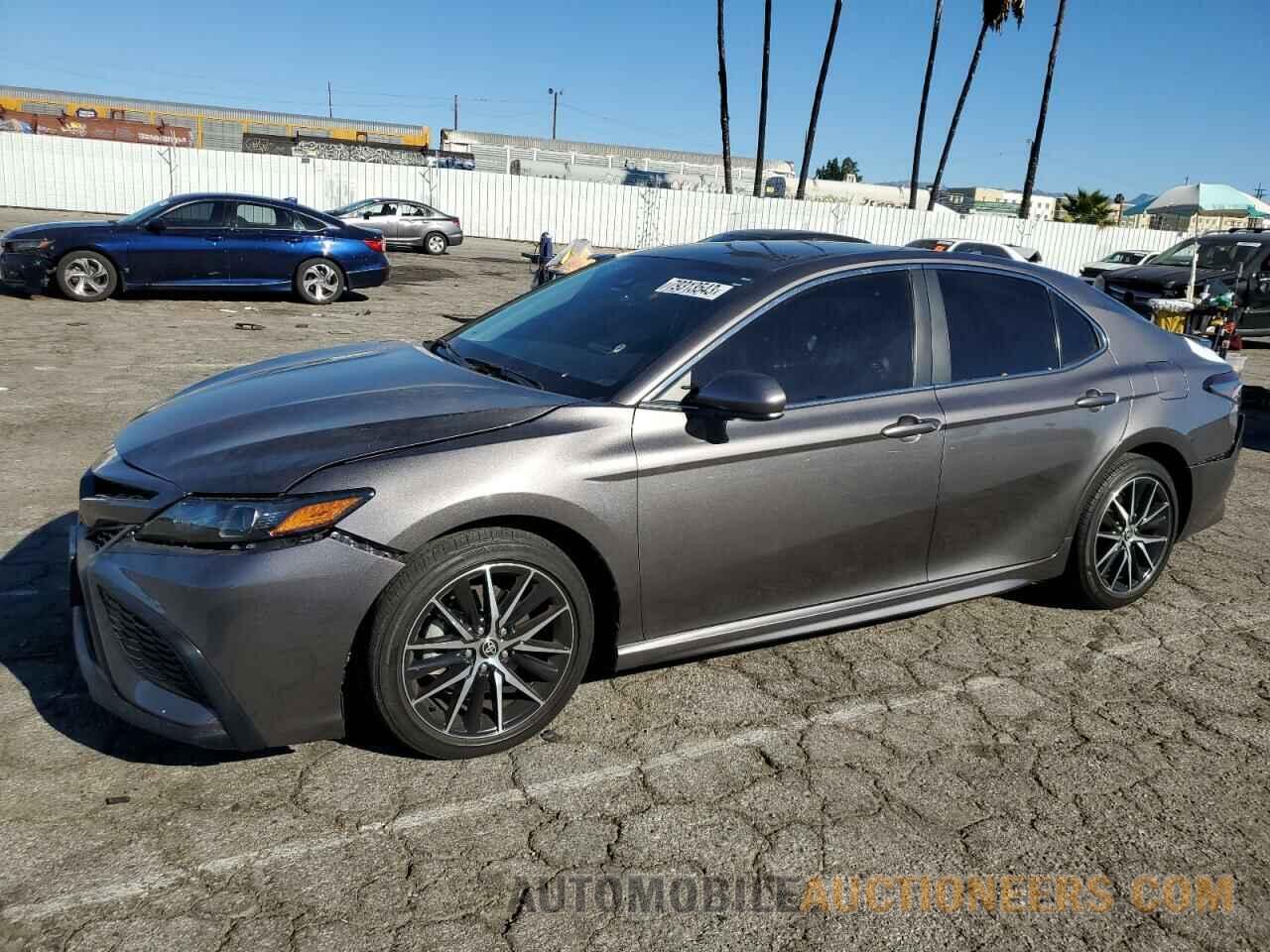 4T1G11AK2MU565037 TOYOTA CAMRY 2021