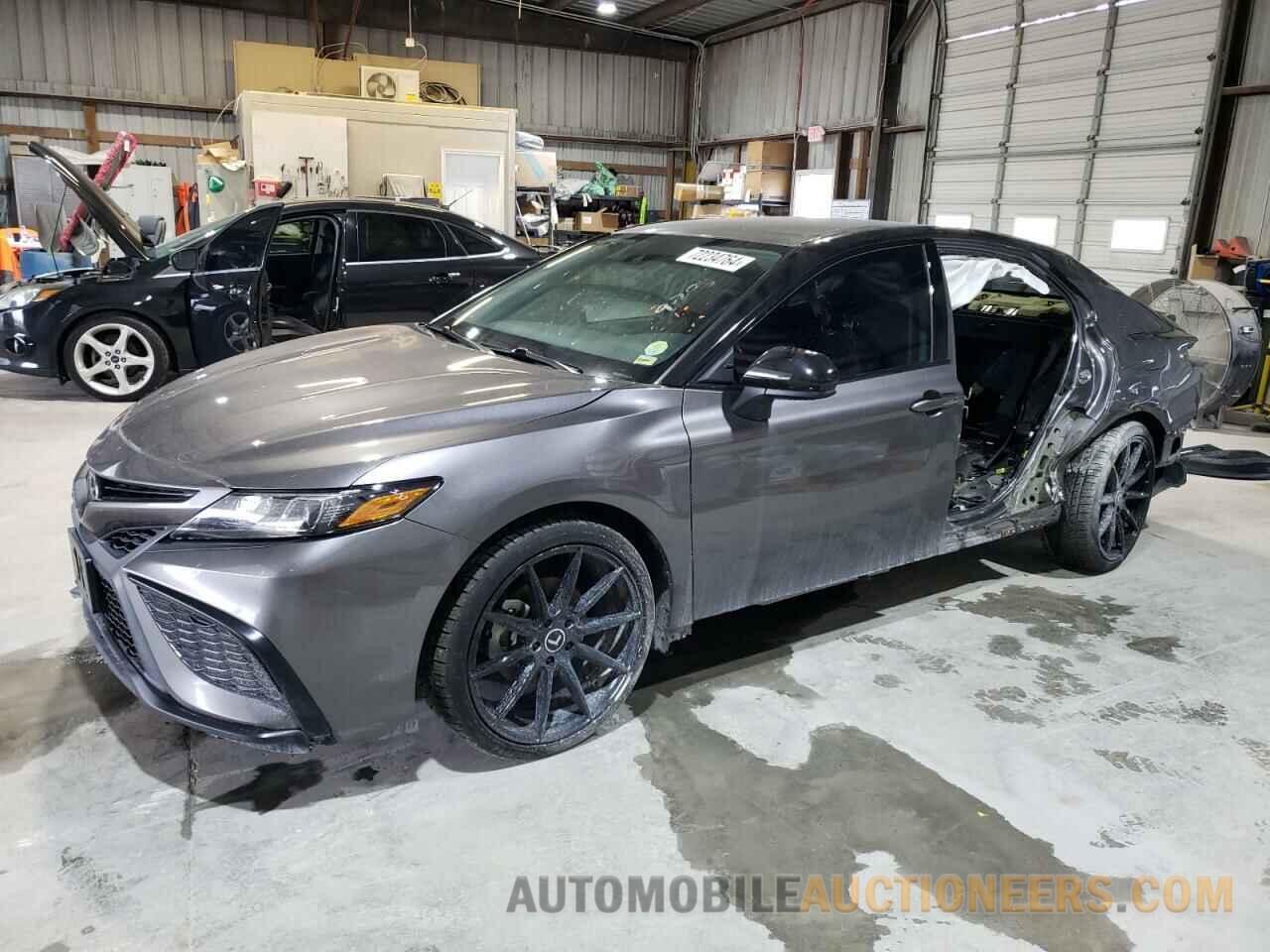 4T1G11AK2MU565698 TOYOTA CAMRY 2021