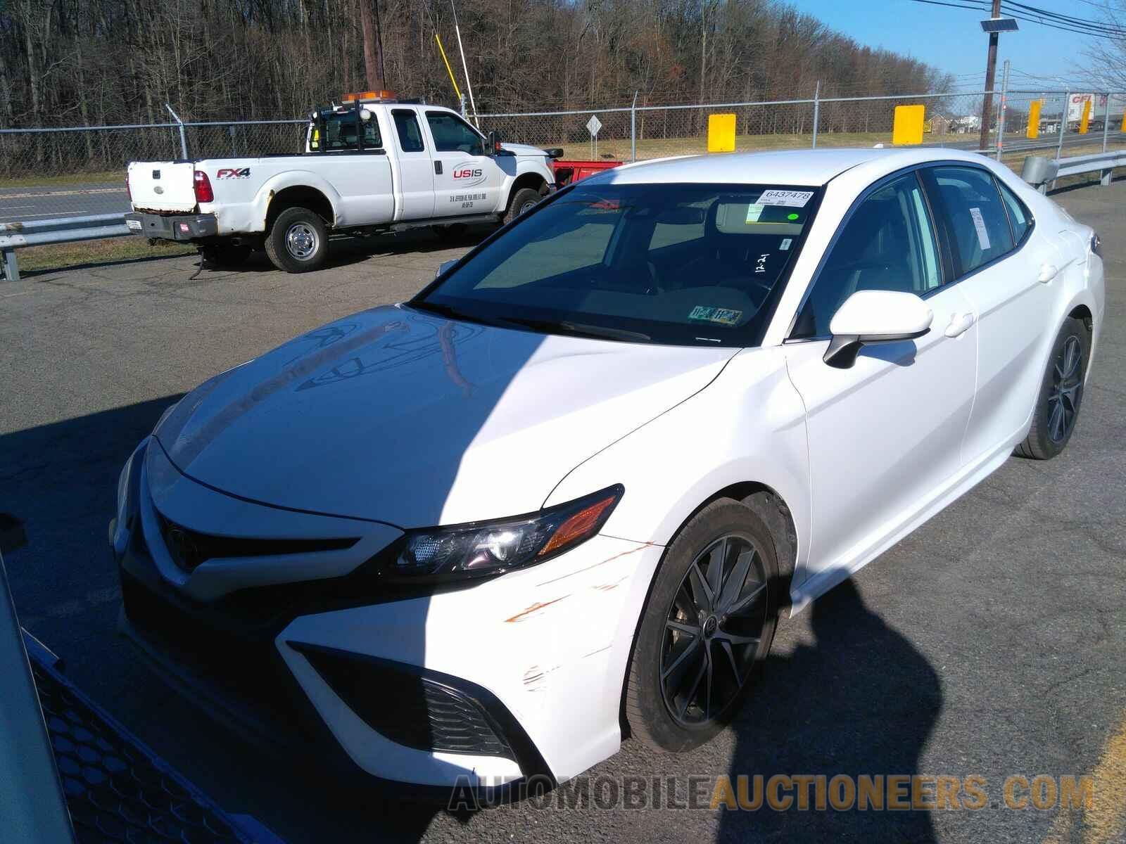 4T1G11AK2MU569105 Toyota Camry 2021