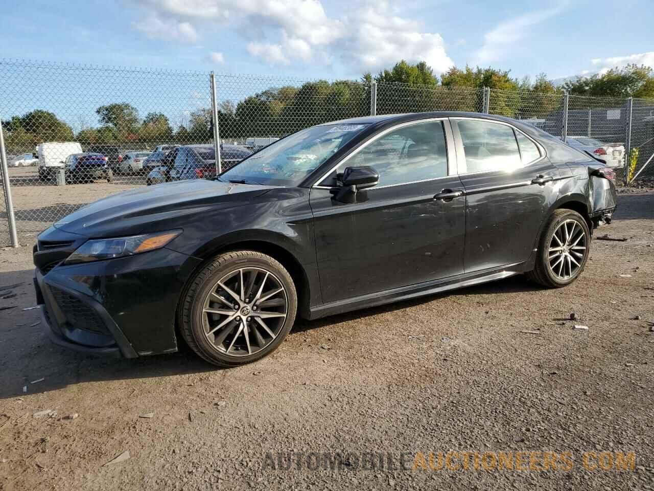 4T1G11AK2MU574496 TOYOTA CAMRY 2021