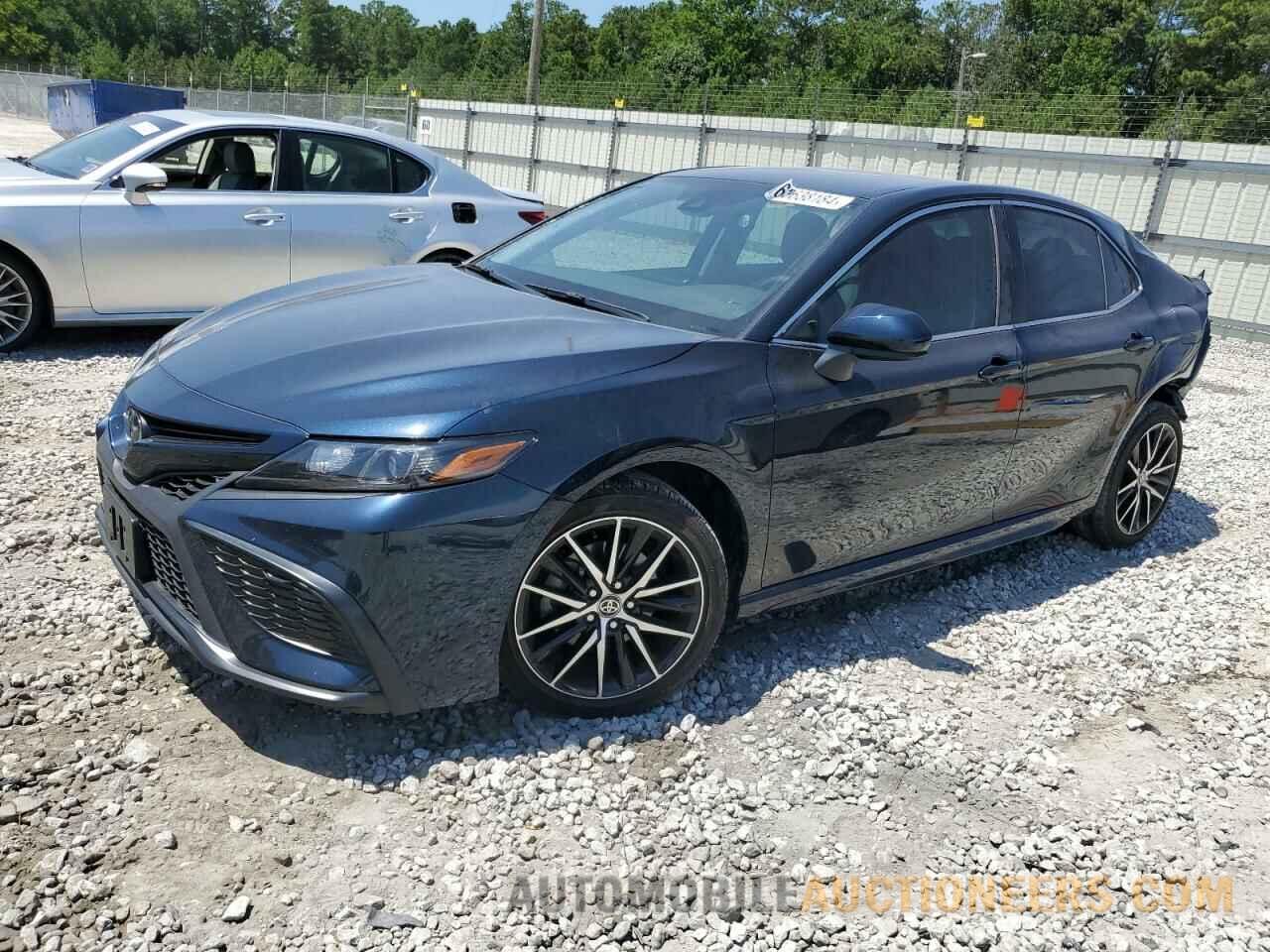 4T1G11AK2MU575793 TOYOTA CAMRY 2021