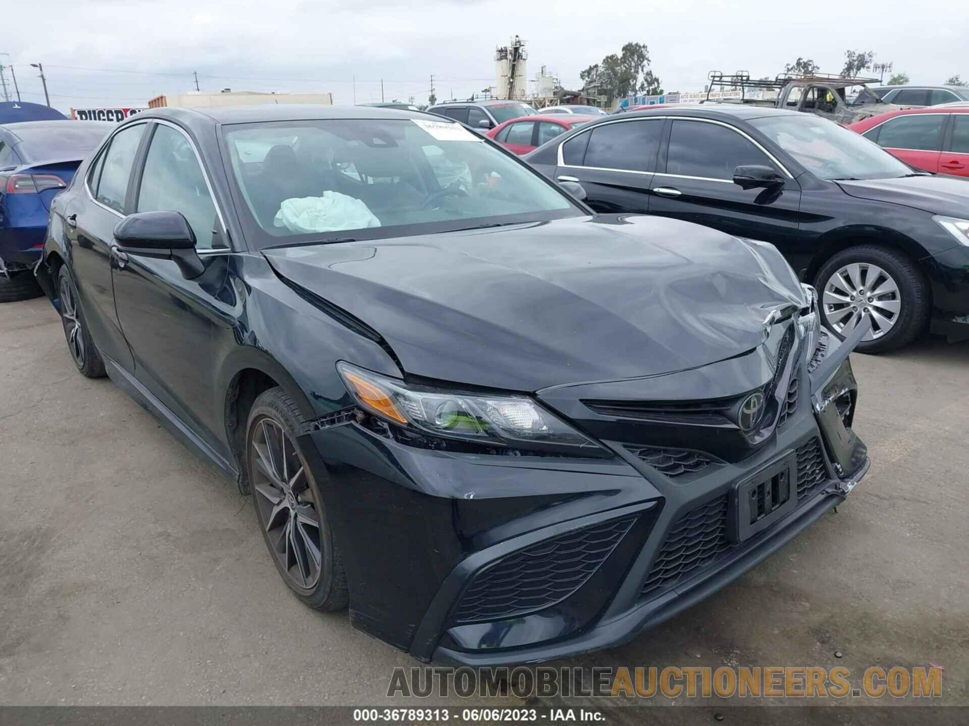 4T1G11AK2MU583019 TOYOTA CAMRY 2021