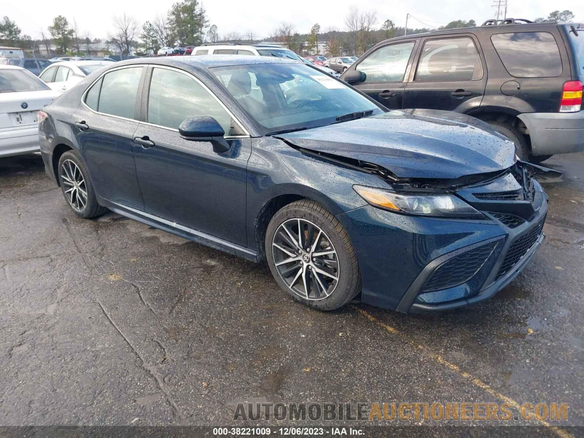 4T1G11AK2MU584395 TOYOTA CAMRY 2021