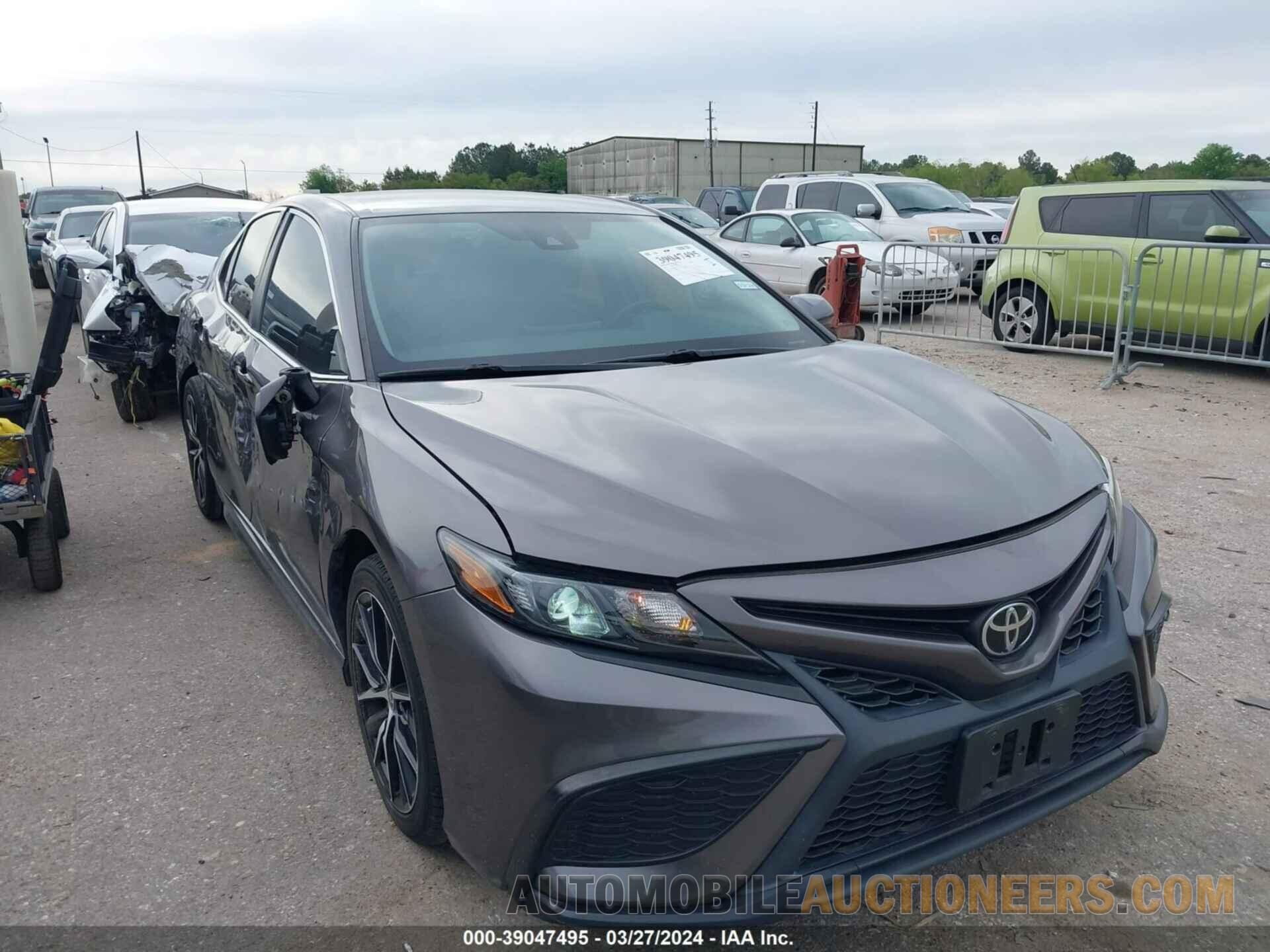 4T1G11AK2MU585417 TOYOTA CAMRY 2021