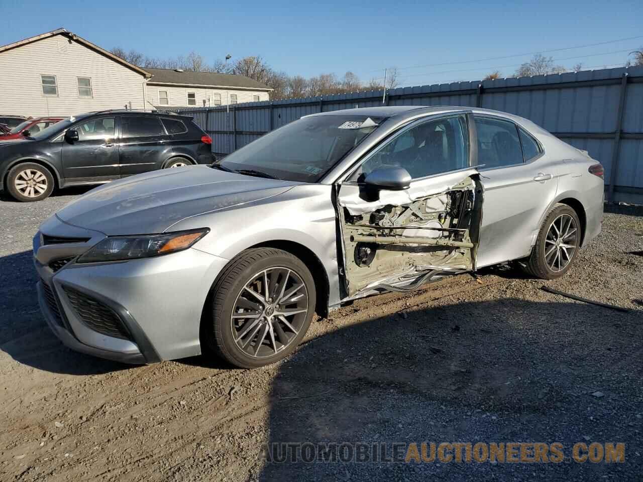 4T1G11AK2MU587622 TOYOTA CAMRY 2021