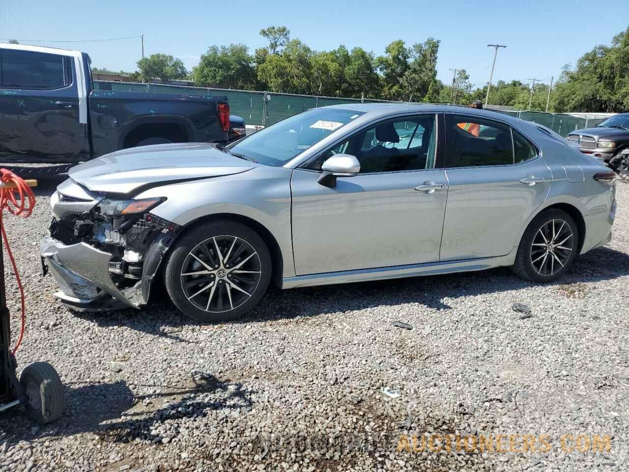 4T1G11AK2MU592111 TOYOTA CAMRY 2021