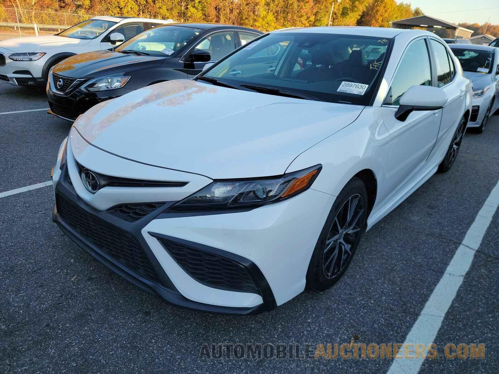 4T1G11AK2MU594215 Toyota Camry 2021