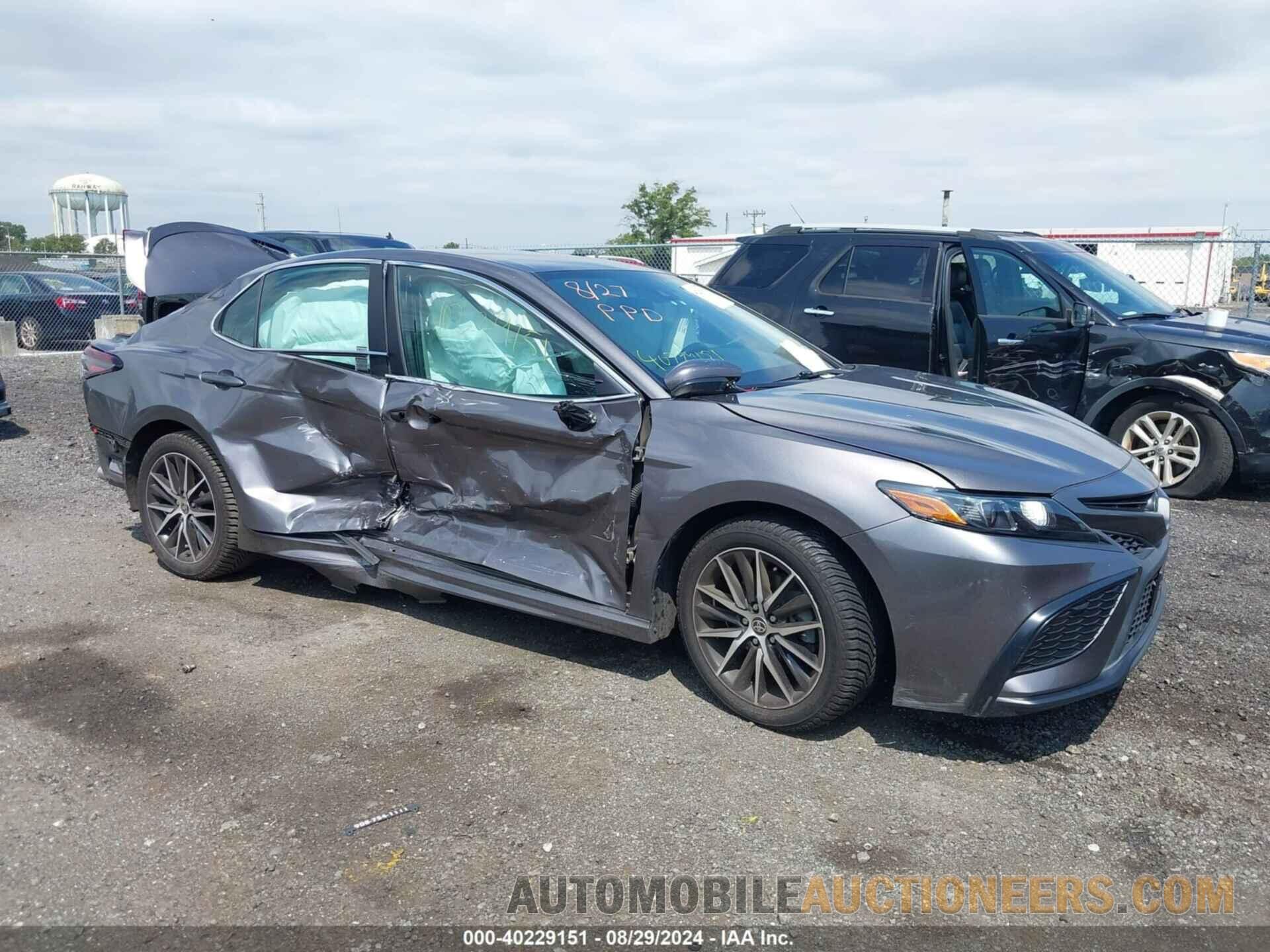 4T1G11AK2MU615354 TOYOTA CAMRY 2021