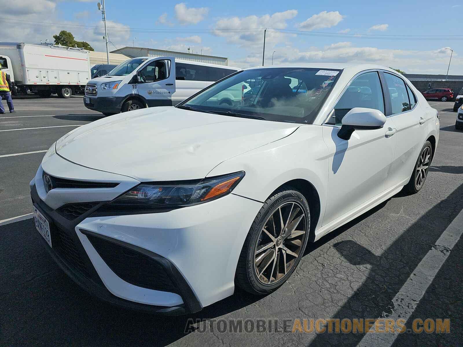 4T1G11AK2NU499266 Toyota Camry 2022