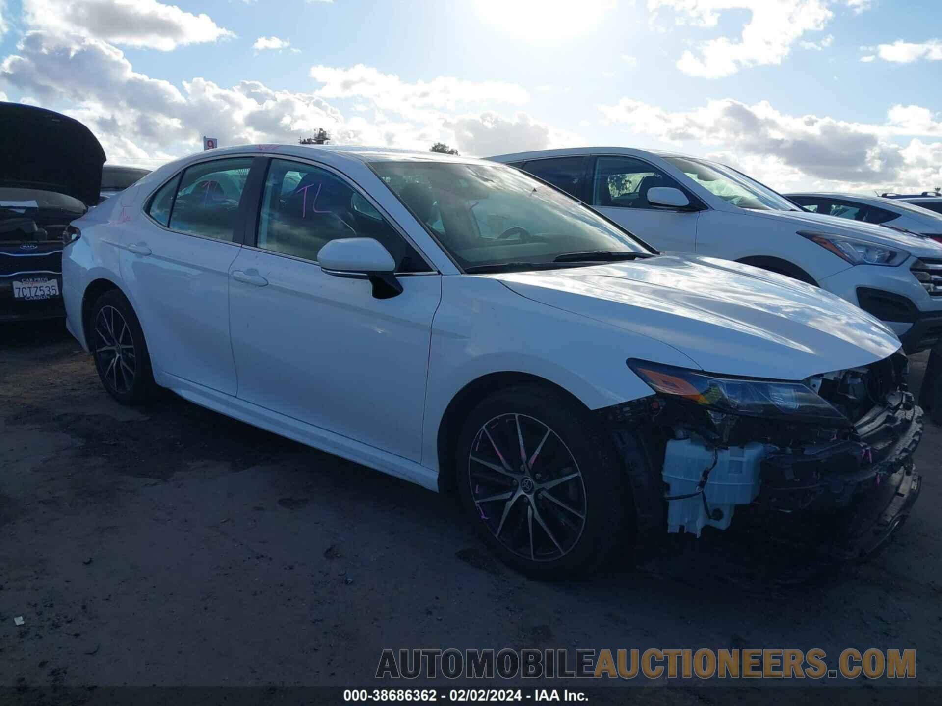 4T1G11AK2NU626856 TOYOTA CAMRY 2022