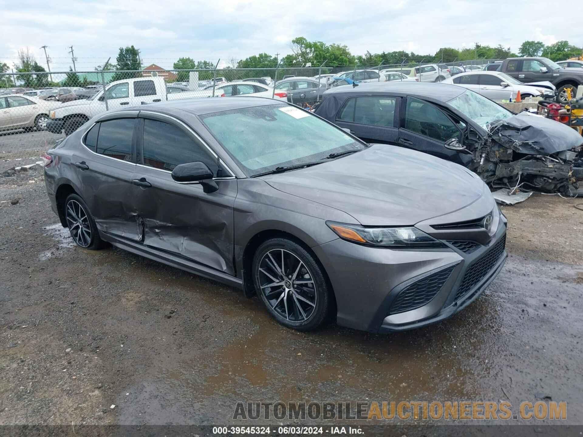 4T1G11AK2NU628087 TOYOTA CAMRY 2022