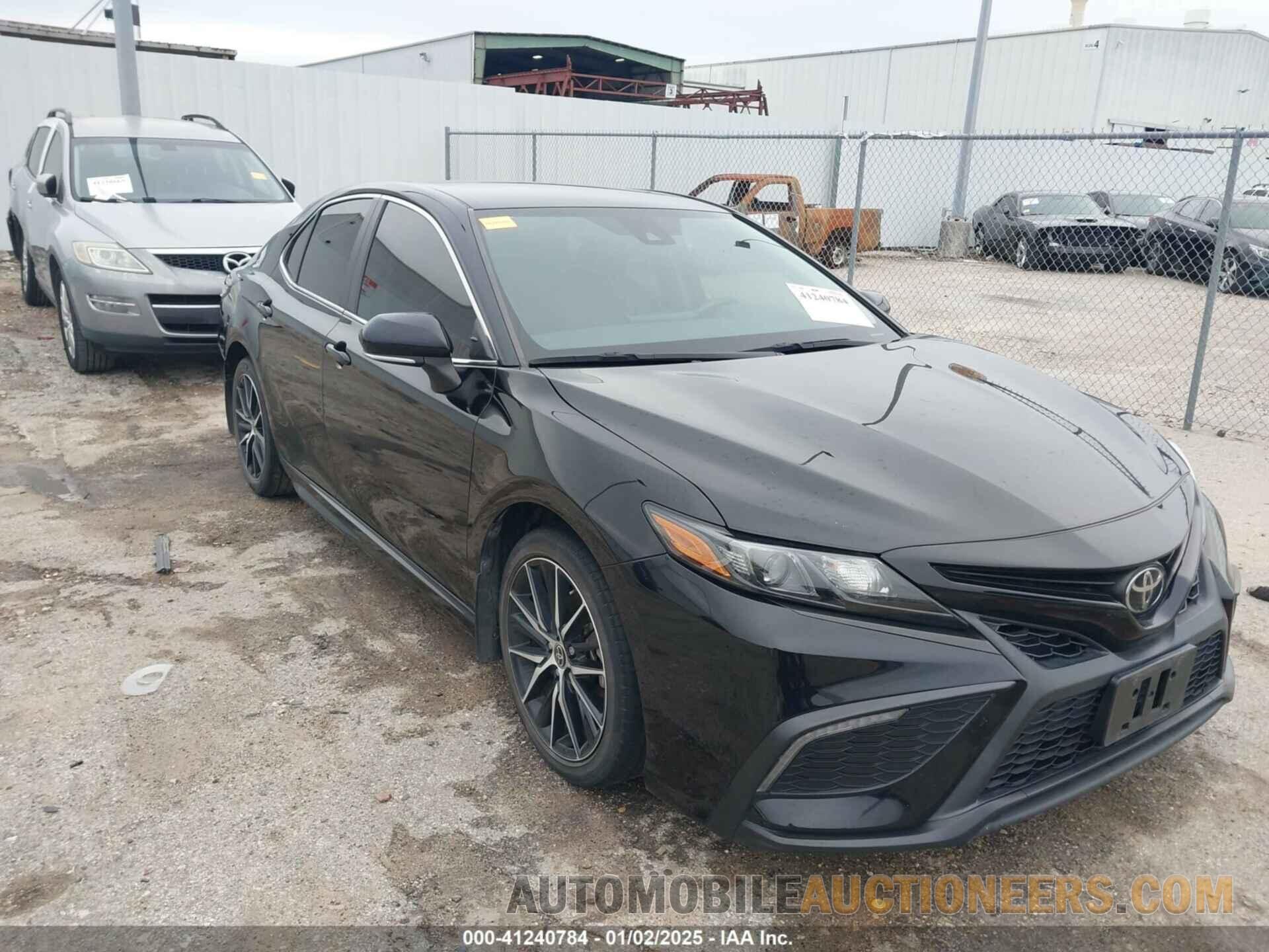 4T1G11AK2NU630163 TOYOTA CAMRY 2022