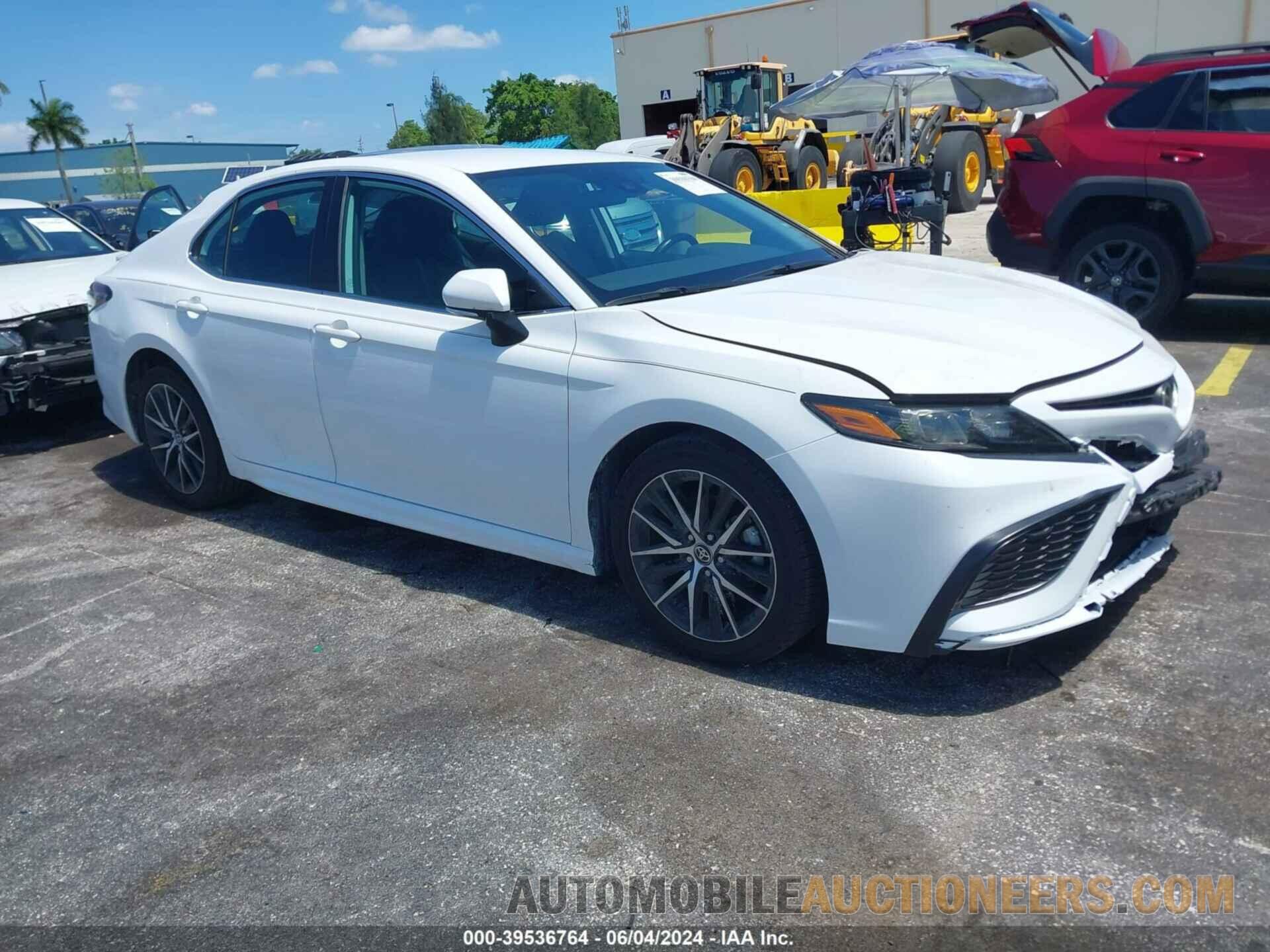 4T1G11AK2NU643639 TOYOTA CAMRY 2022