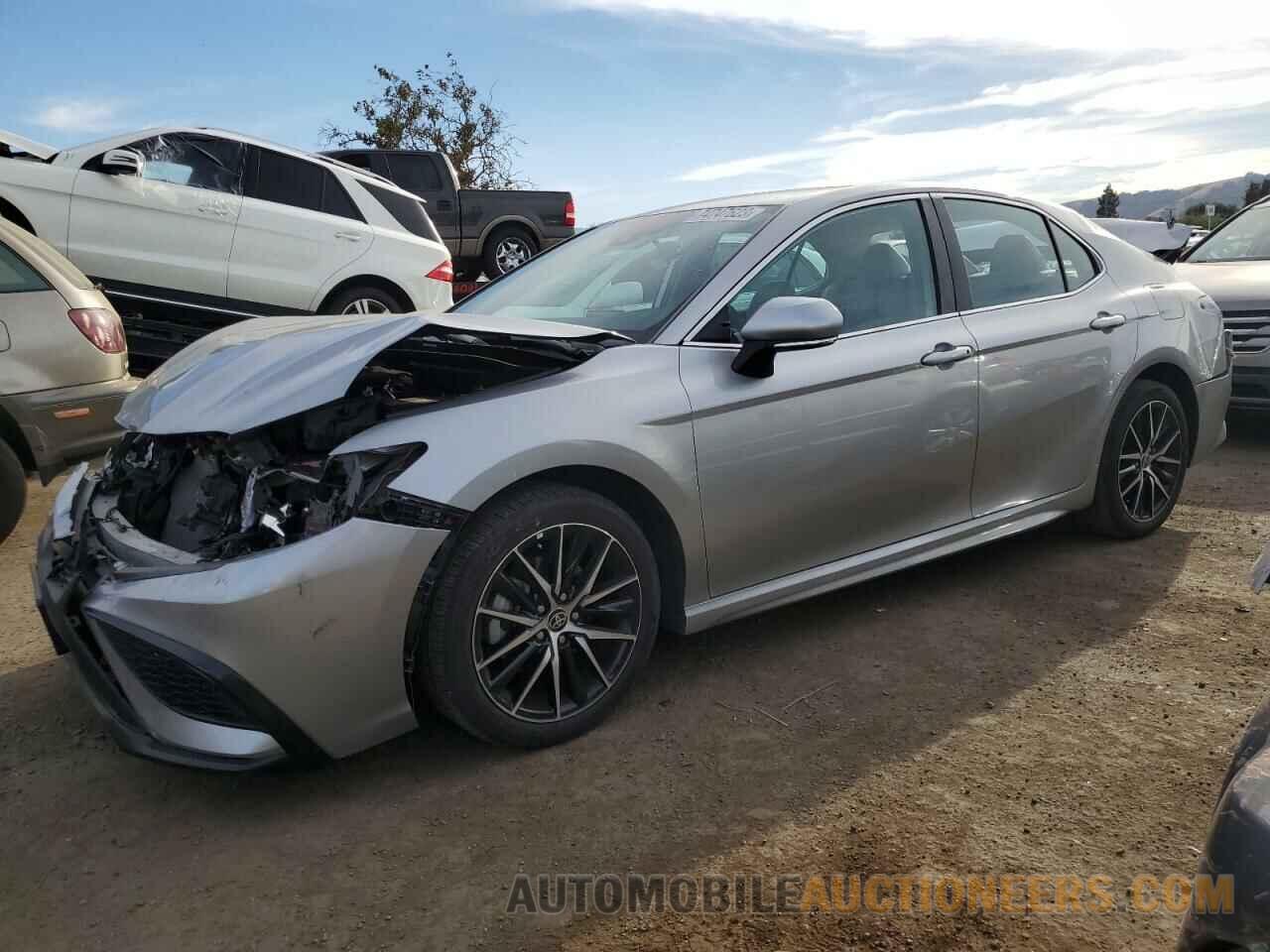 4T1G11AK2NU668766 TOYOTA CAMRY 2022