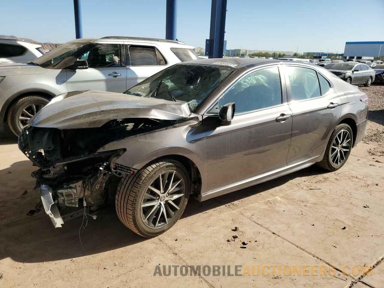 4T1G11AK2NU670680 TOYOTA CAMRY 2022