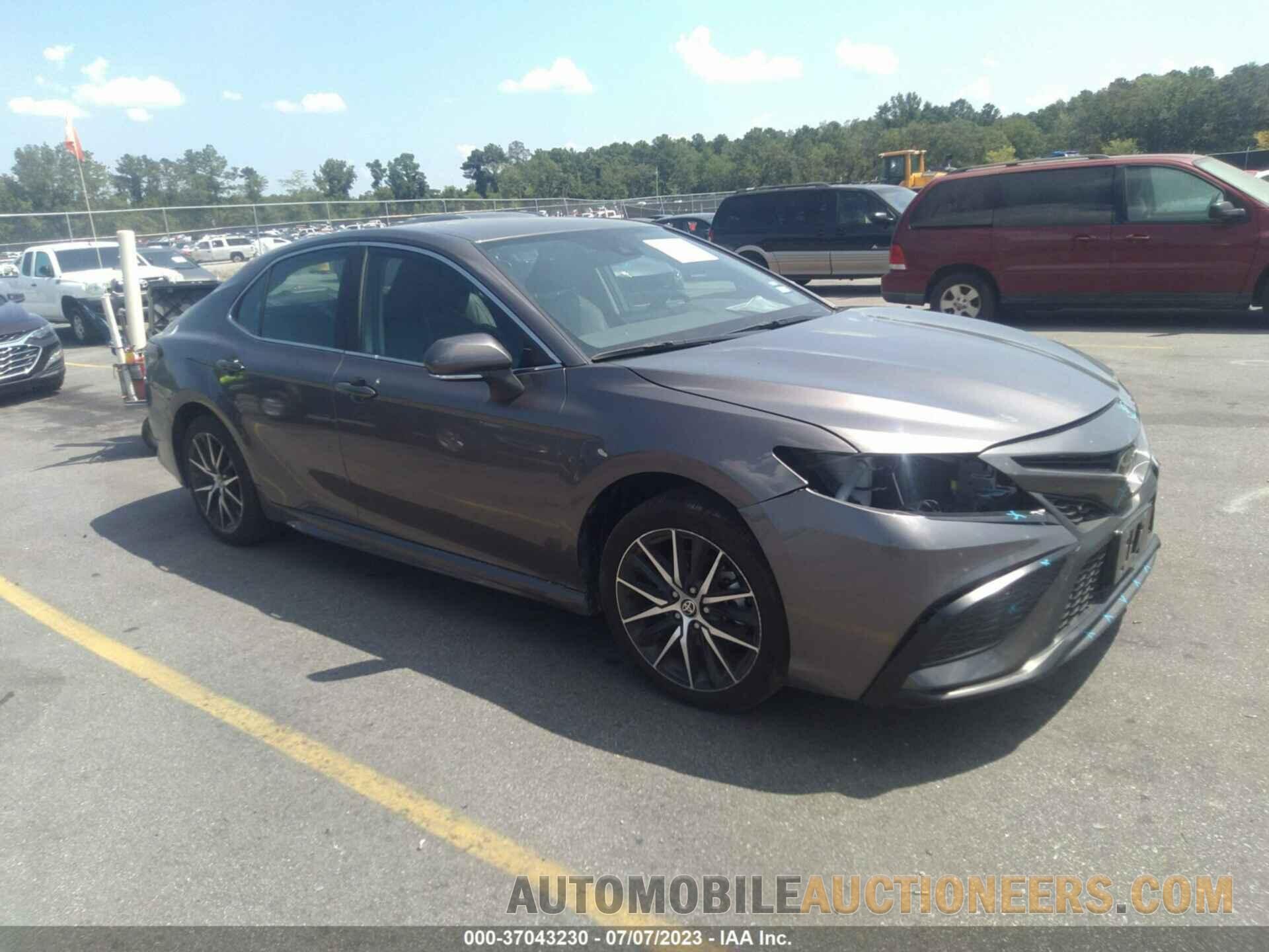 4T1G11AK2NU674213 TOYOTA CAMRY 2022