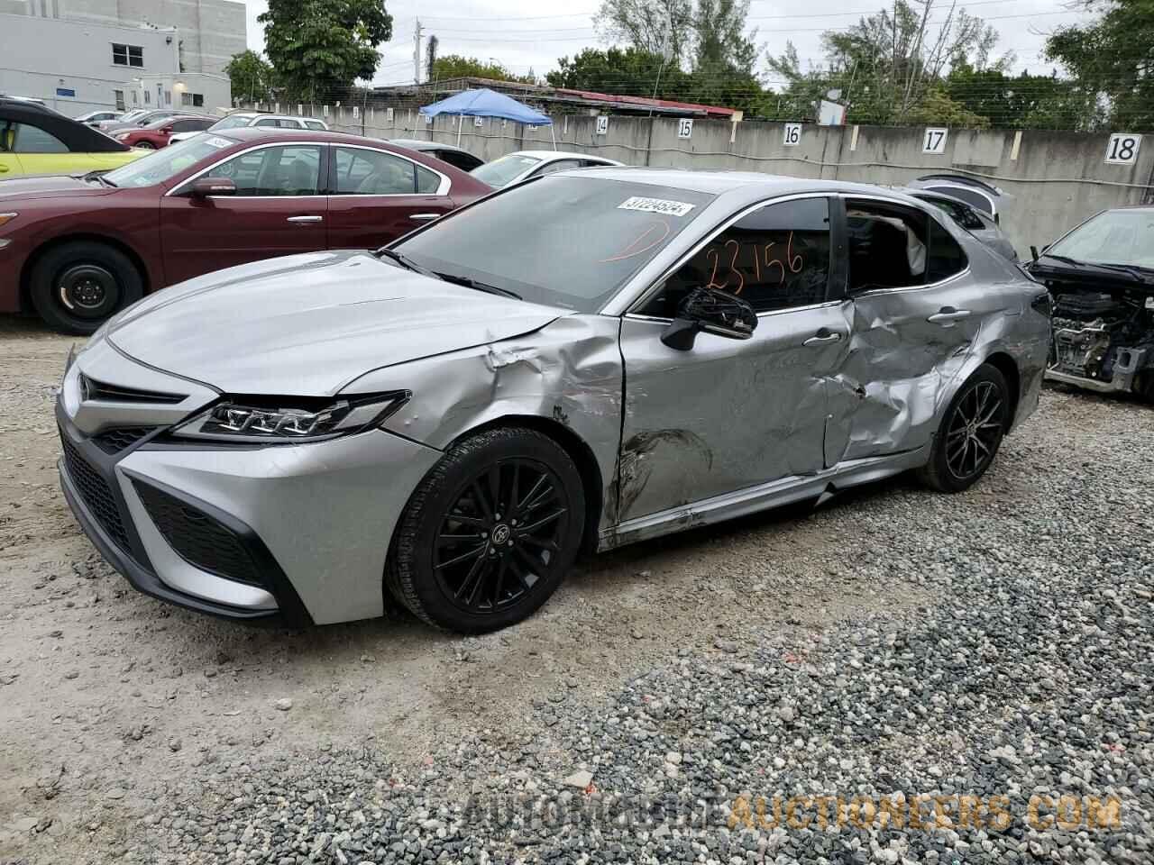 4T1G11AK2NU677032 TOYOTA CAMRY 2022