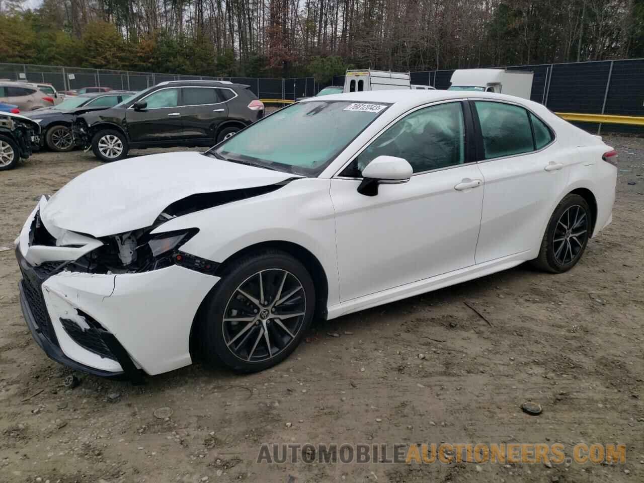 4T1G11AK2NU684028 TOYOTA CAMRY 2022