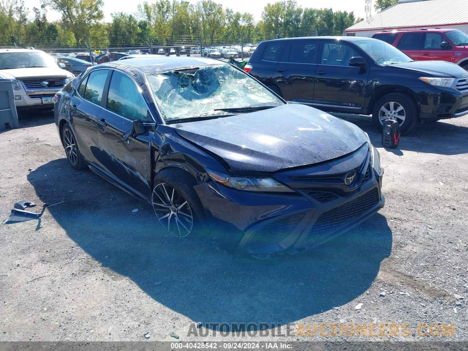 4T1G11AK2NU689729 TOYOTA CAMRY 2022