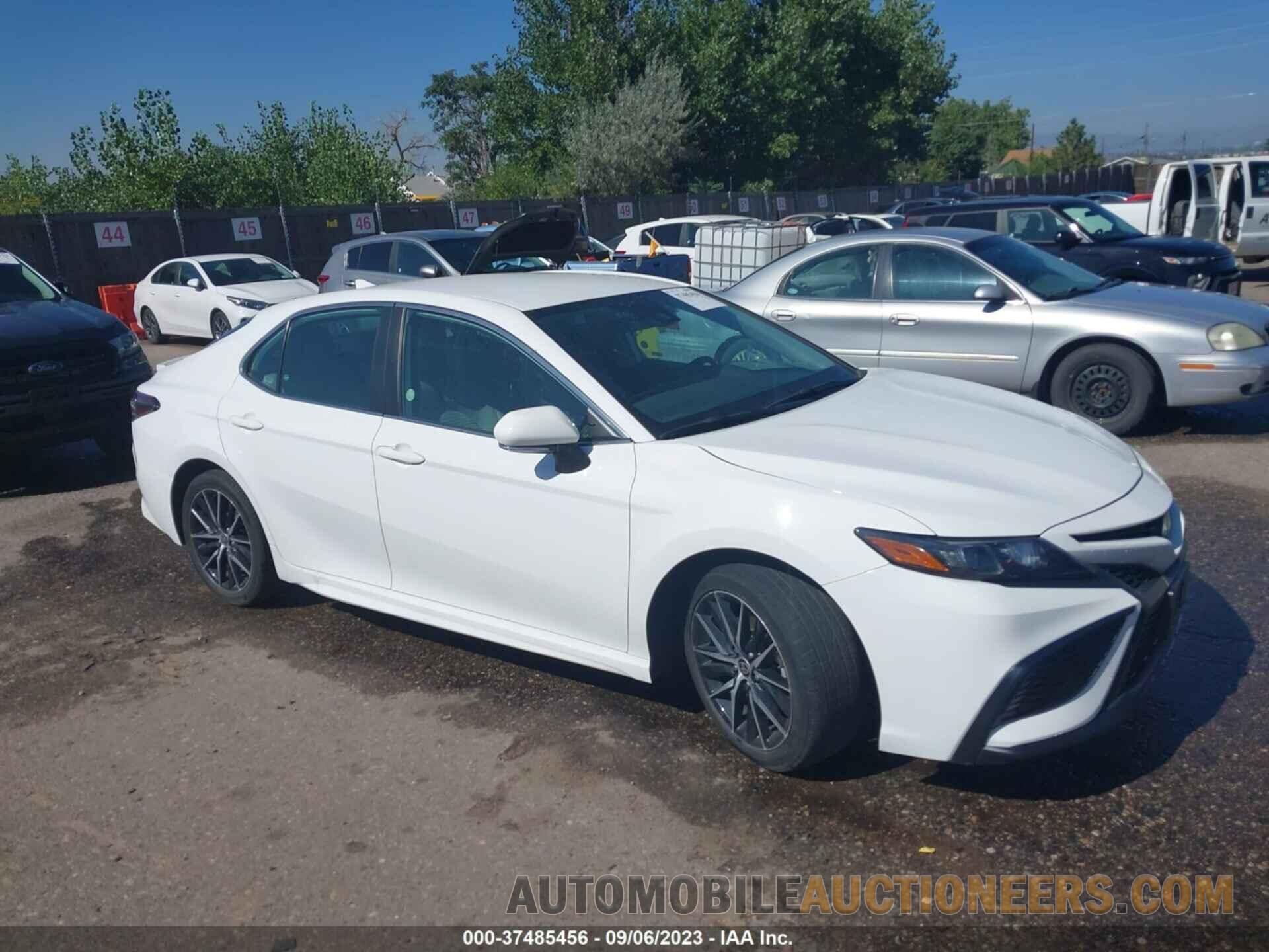 4T1G11AK2NU690346 TOYOTA CAMRY 2022