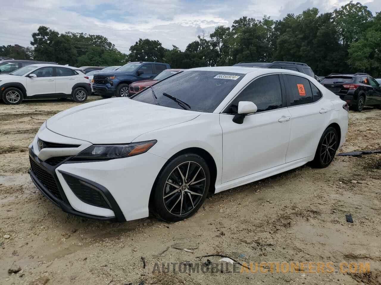 4T1G11AK2NU691643 TOYOTA CAMRY 2022