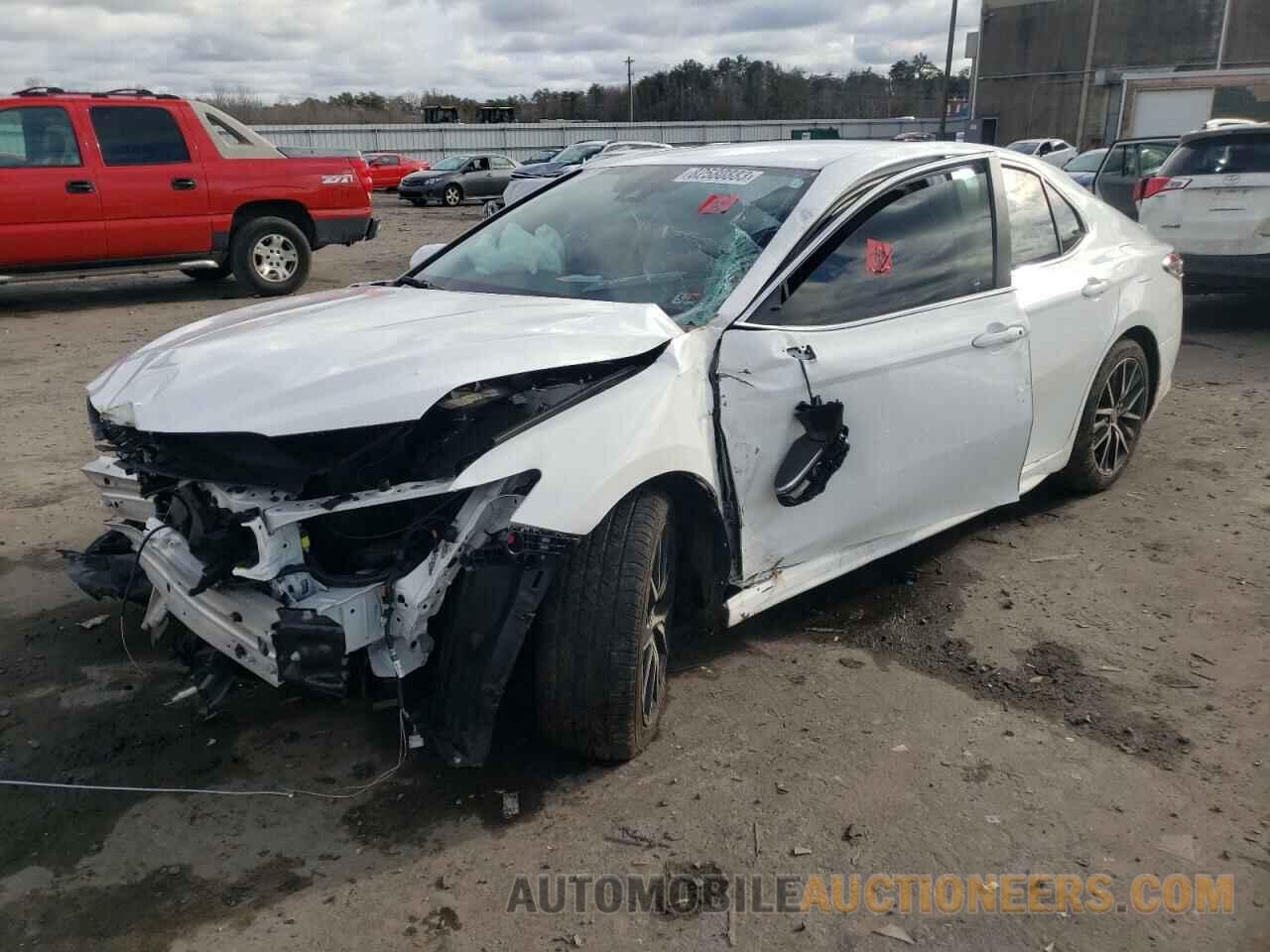 4T1G11AK2NU696213 TOYOTA CAMRY 2022