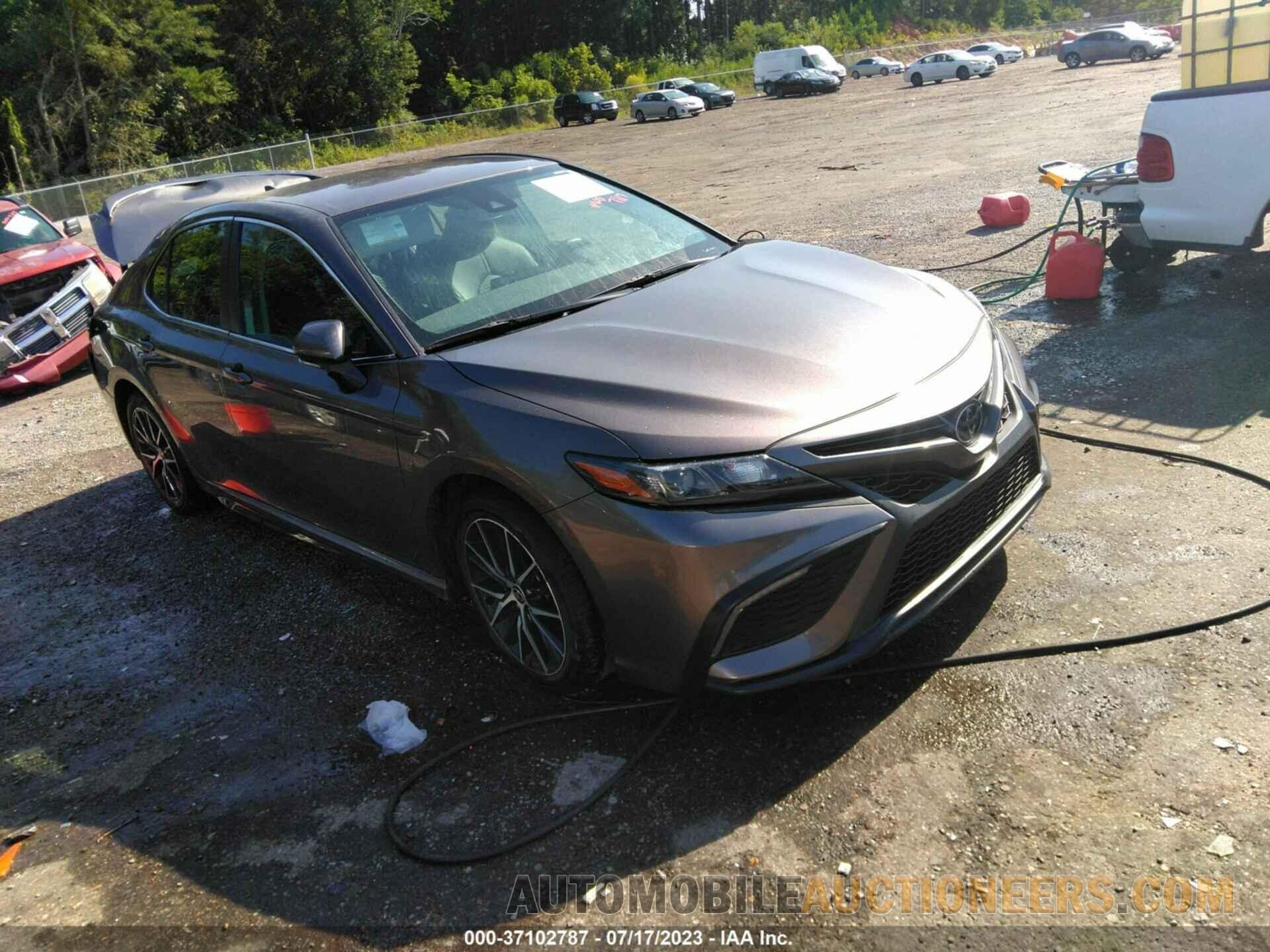 4T1G11AK2NU699886 TOYOTA CAMRY 2022