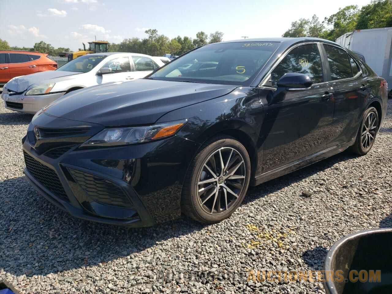 4T1G11AK2NU717920 TOYOTA CAMRY 2022