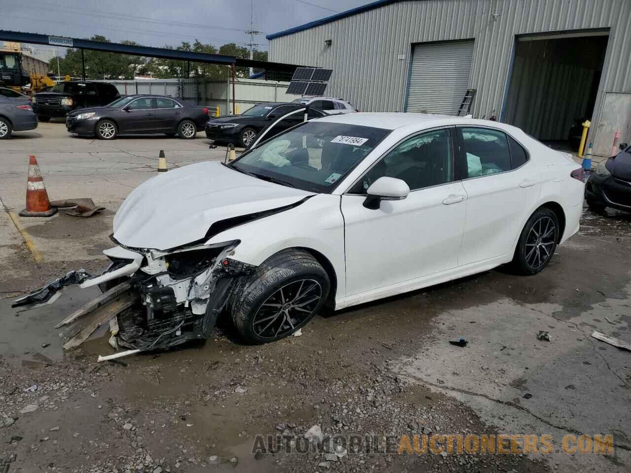 4T1G11AK2PU770586 TOYOTA CAMRY 2023