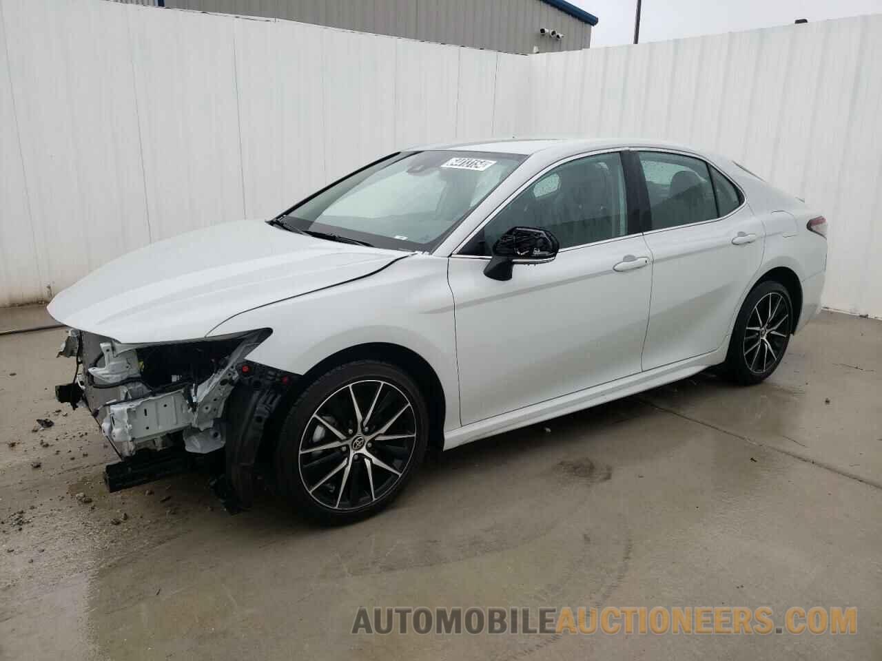 4T1G11AK2RU210182 TOYOTA CAMRY 2024