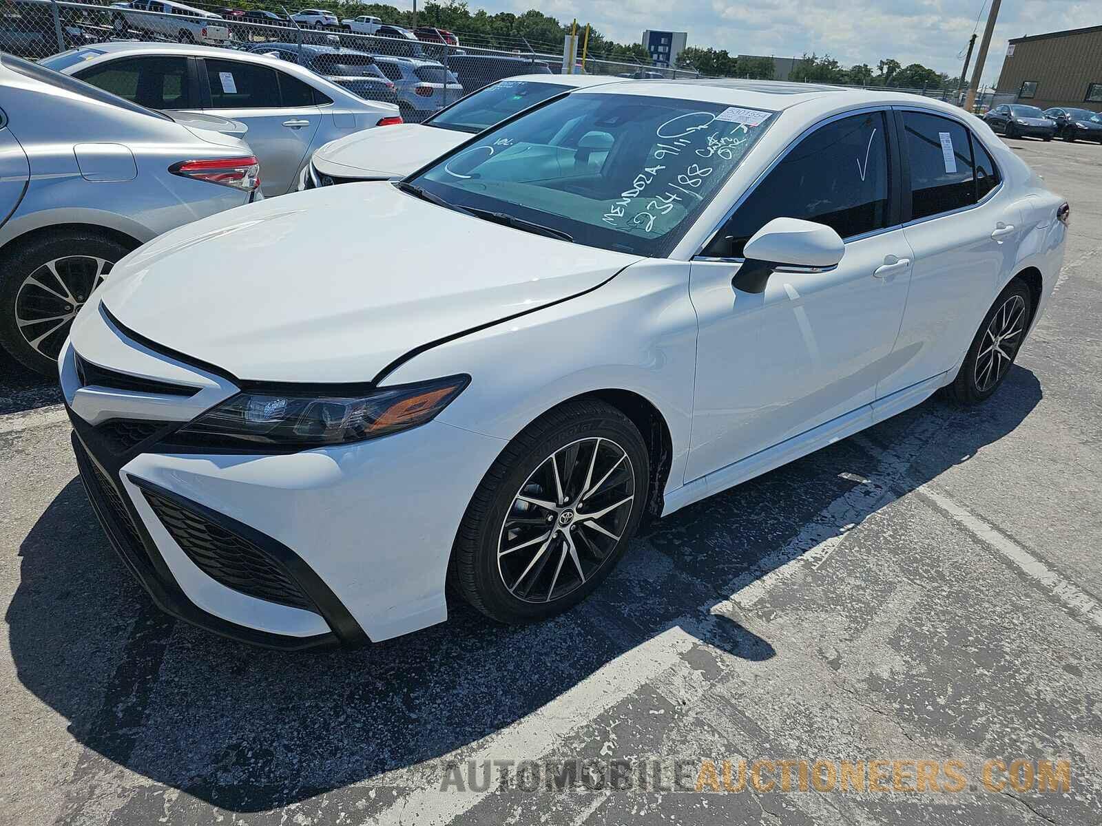 4T1G11AK2RU234188 Toyota Camry 2024