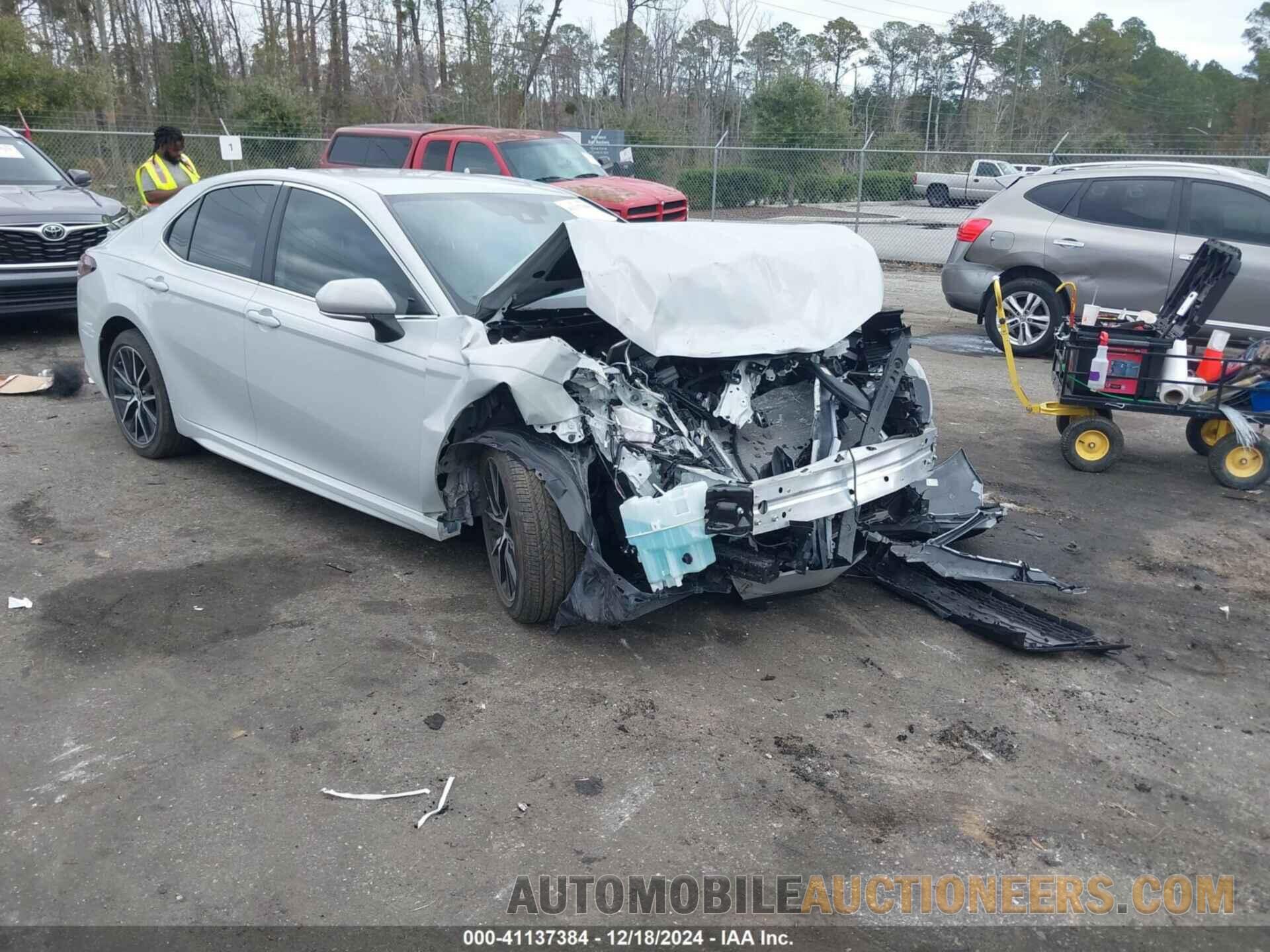 4T1G11AK2RU265344 TOYOTA CAMRY 2024