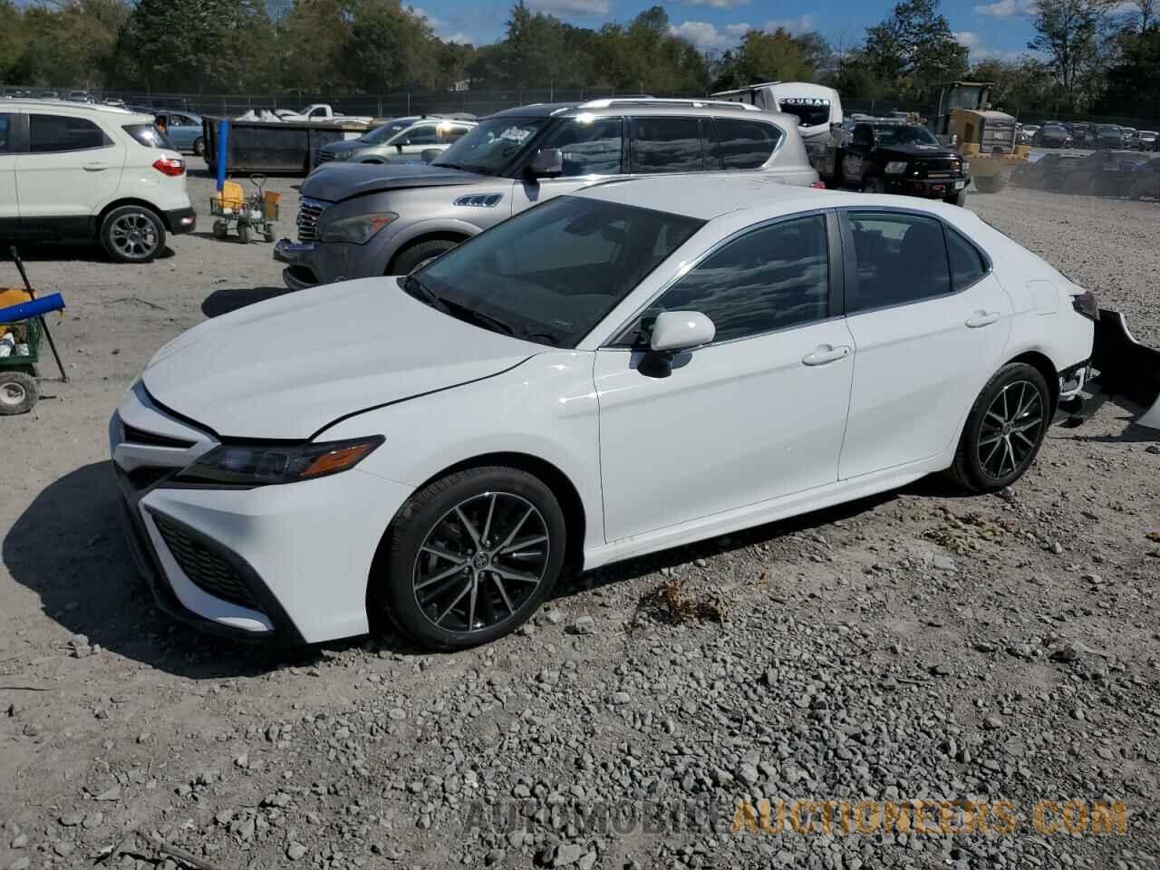 4T1G11AK2RU919615 TOYOTA CAMRY 2024