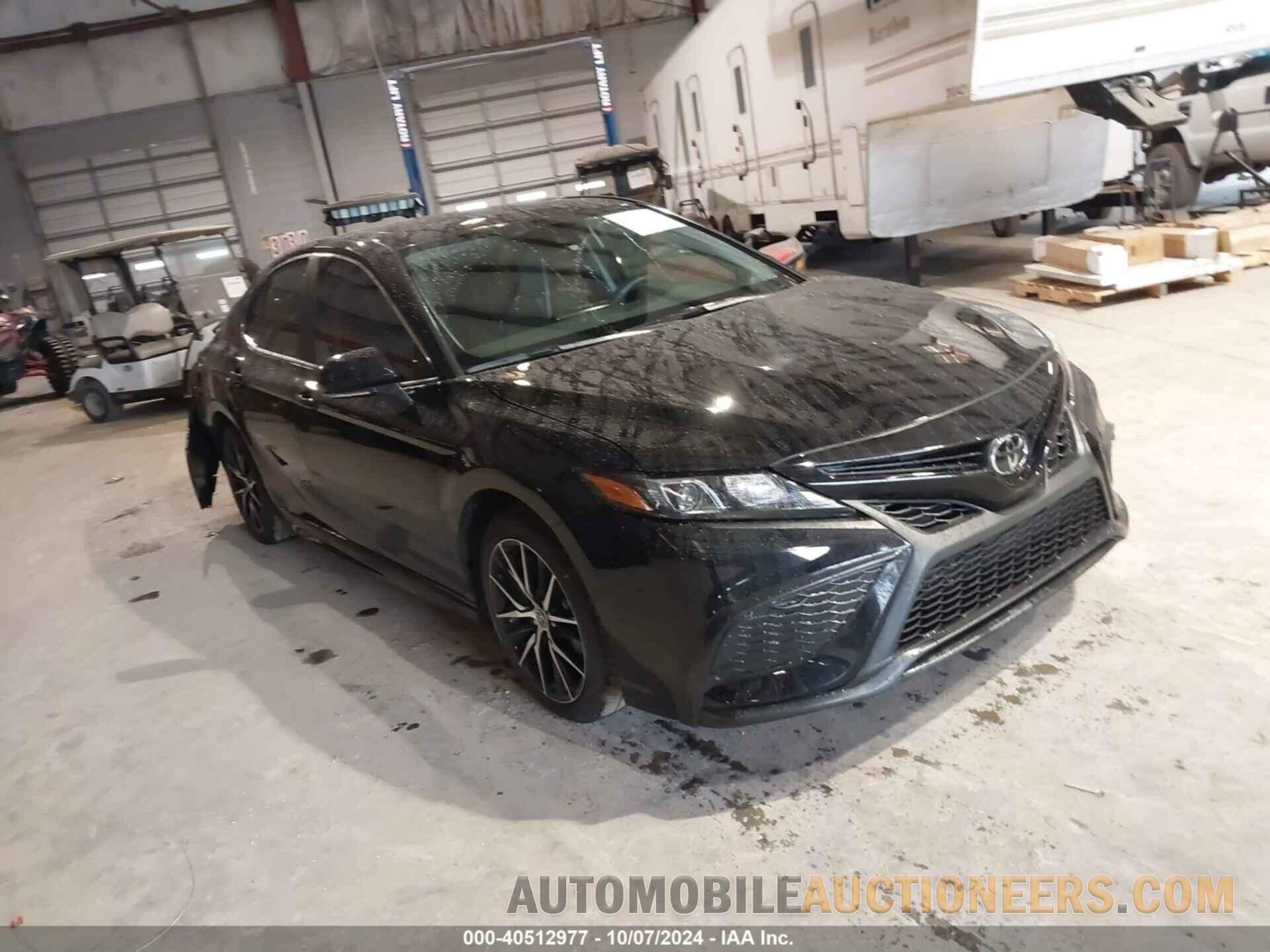 4T1G11AK2RU921686 TOYOTA CAMRY 2024