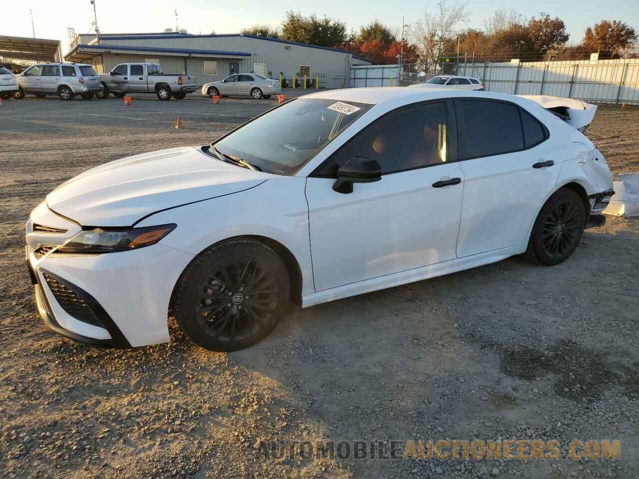 4T1G11AK3MU409234 TOYOTA CAMRY 2021