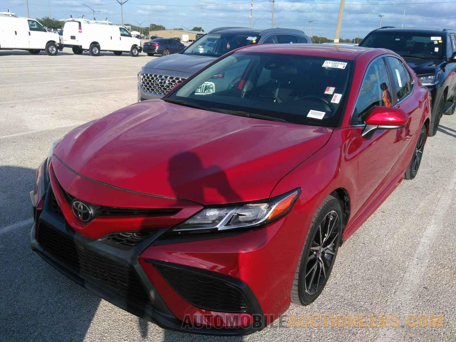 4T1G11AK3MU411193 Toyota Camry 2021