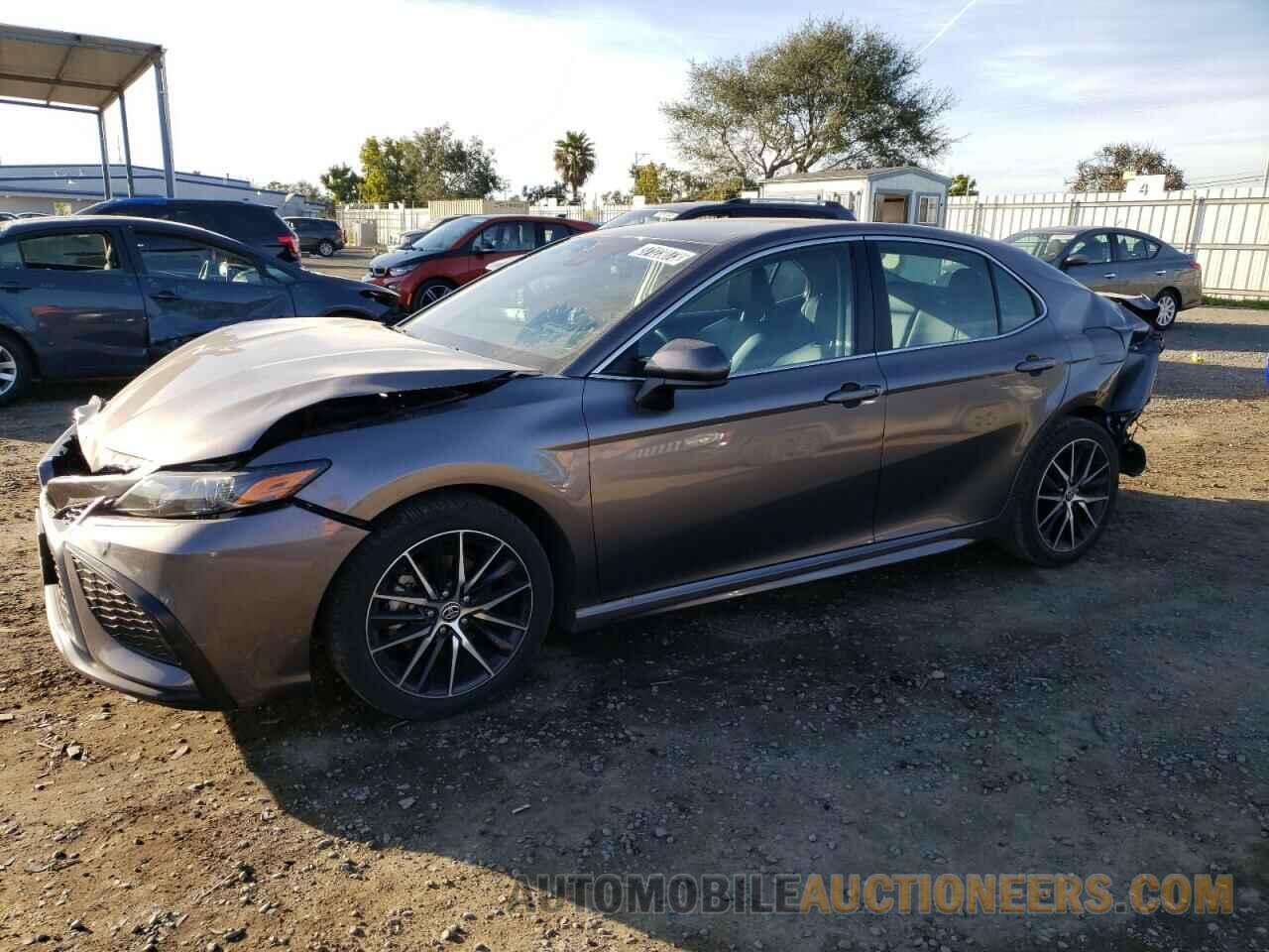 4T1G11AK3MU412389 TOYOTA CAMRY 2021