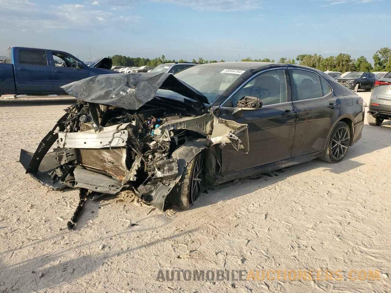 4T1G11AK3MU415373 TOYOTA CAMRY 2021