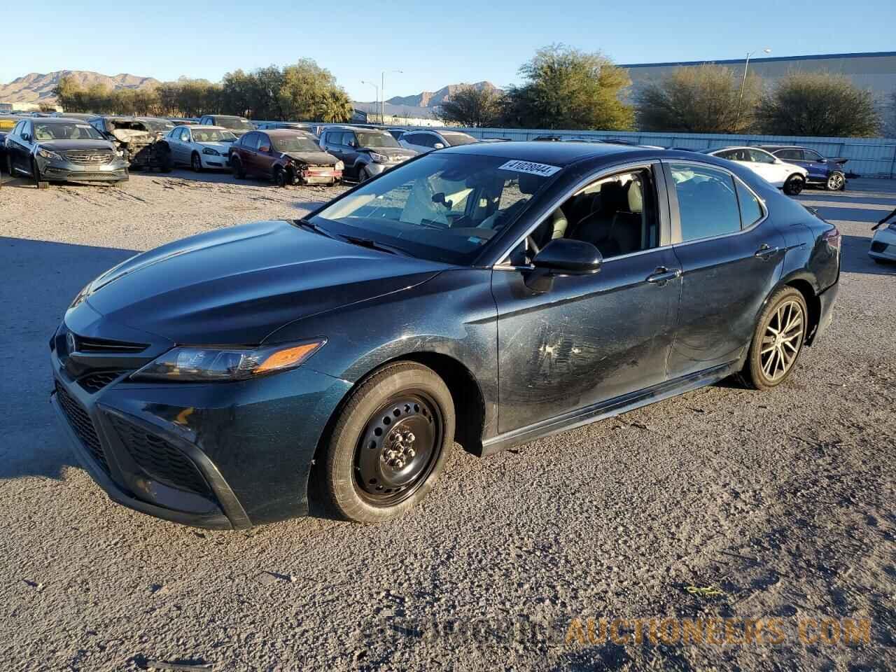 4T1G11AK3MU424252 TOYOTA CAMRY 2021