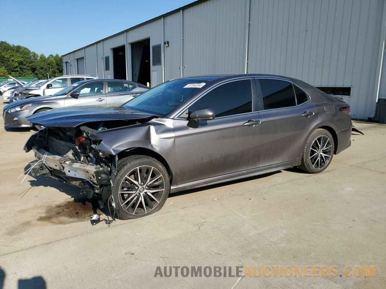 4T1G11AK3MU424977 TOYOTA CAMRY 2021