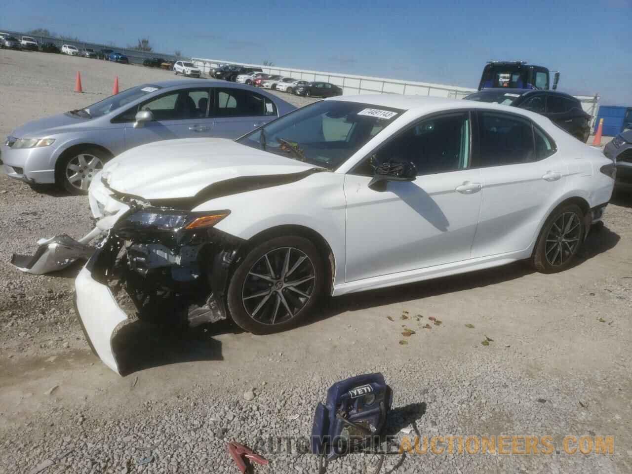 4T1G11AK3MU438622 TOYOTA CAMRY 2021