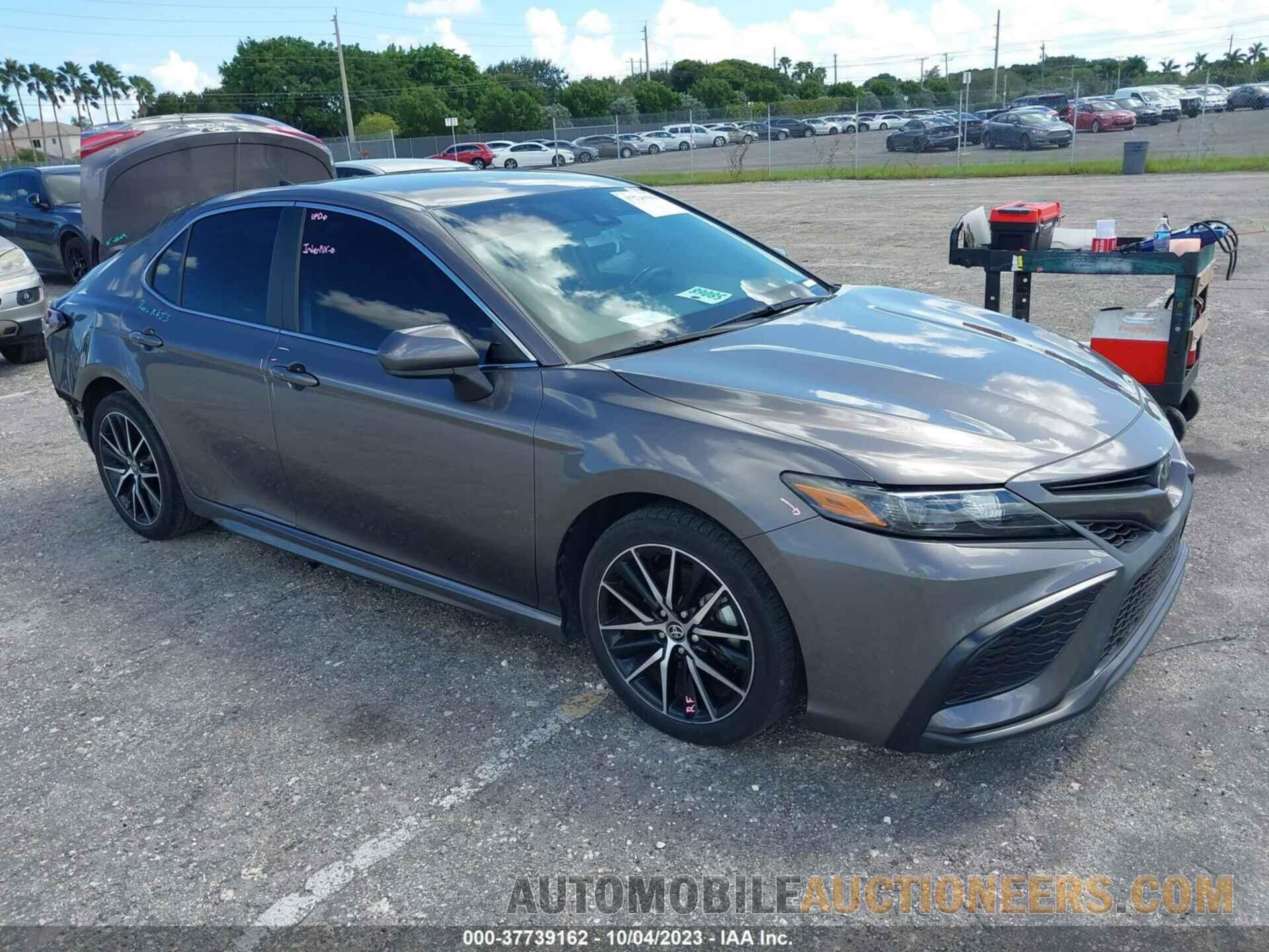 4T1G11AK3MU460698 TOYOTA CAMRY 2021