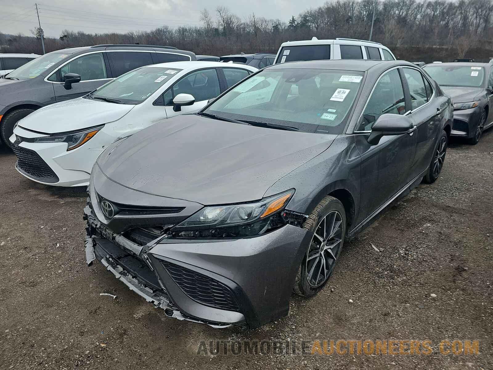 4T1G11AK3MU465240 Toyota Camry 2021