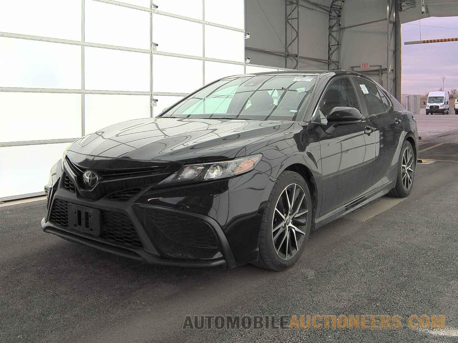 4T1G11AK3MU480899 Toyota Camry 2021