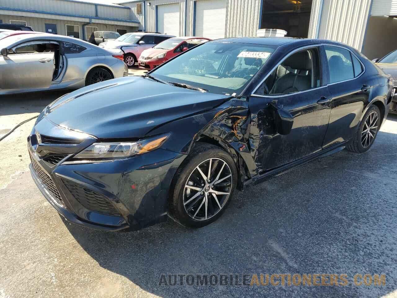 4T1G11AK3MU483057 TOYOTA CAMRY 2021