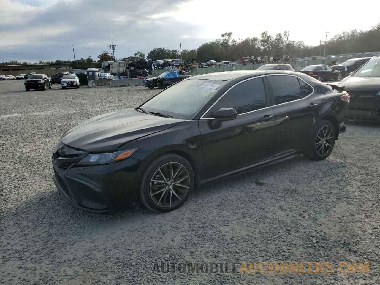 4T1G11AK3MU489389 TOYOTA CAMRY 2021