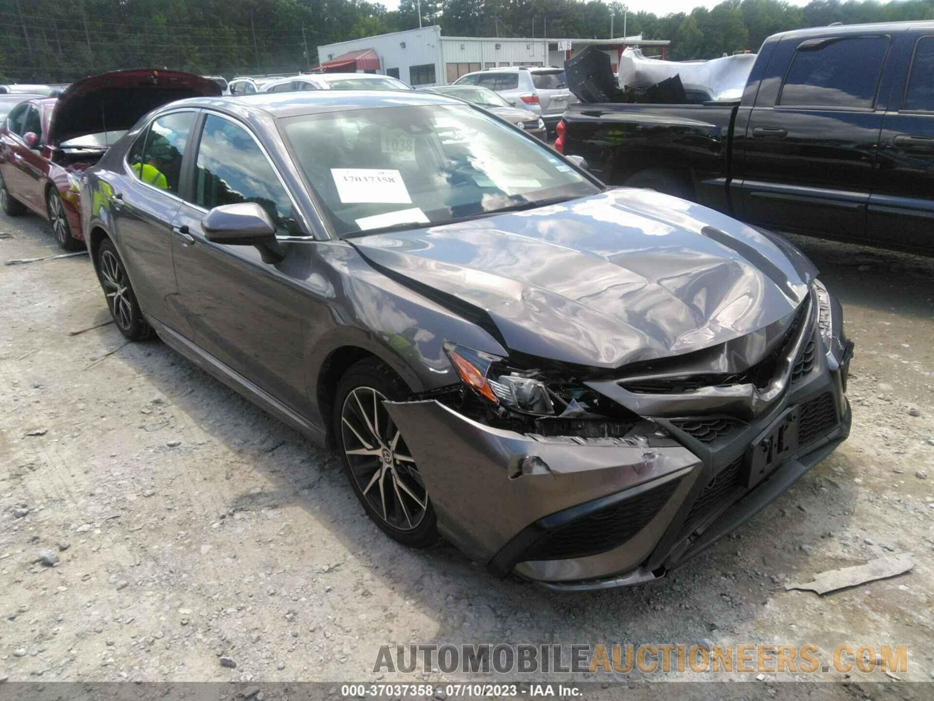 4T1G11AK3MU520527 TOYOTA CAMRY 2021