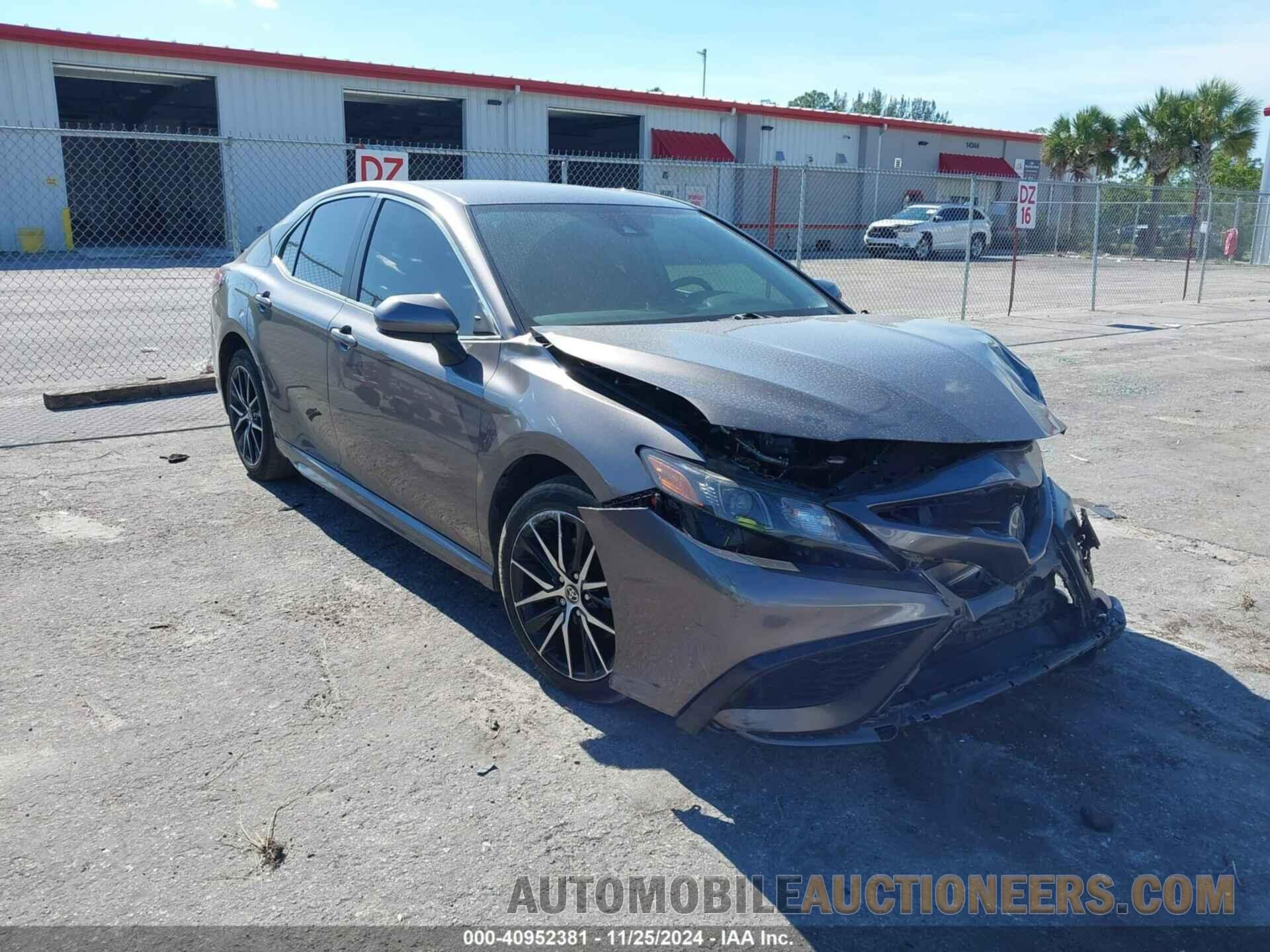 4T1G11AK3MU527168 TOYOTA CAMRY 2021