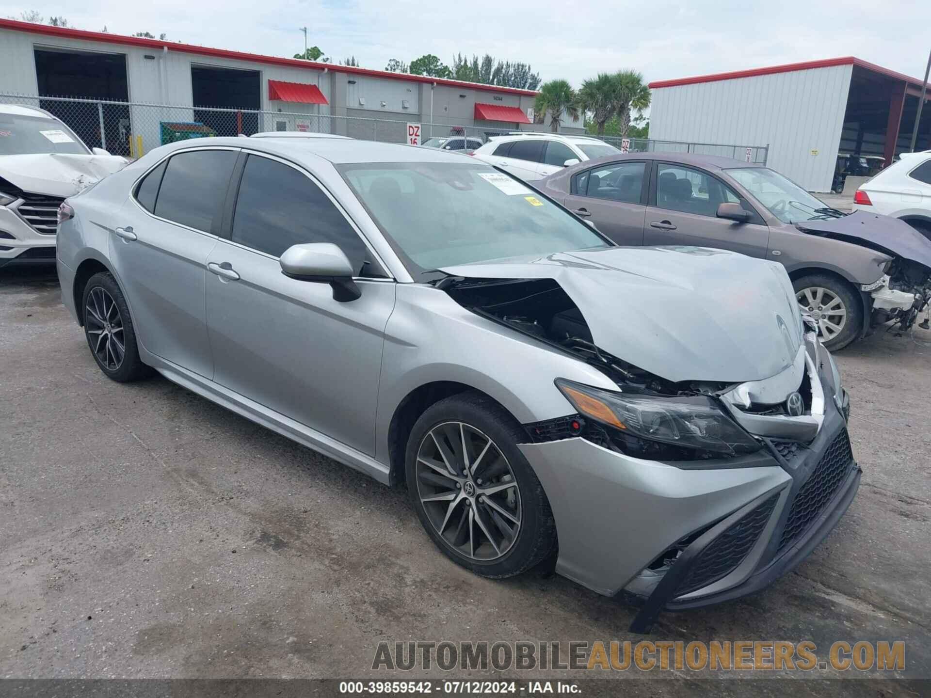 4T1G11AK3MU569386 TOYOTA CAMRY 2021