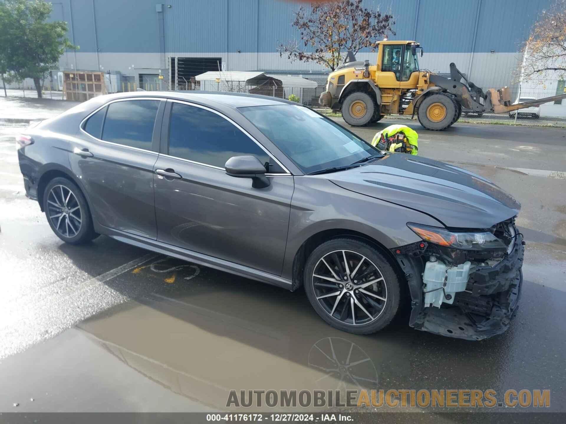 4T1G11AK3MU569517 TOYOTA CAMRY 2021